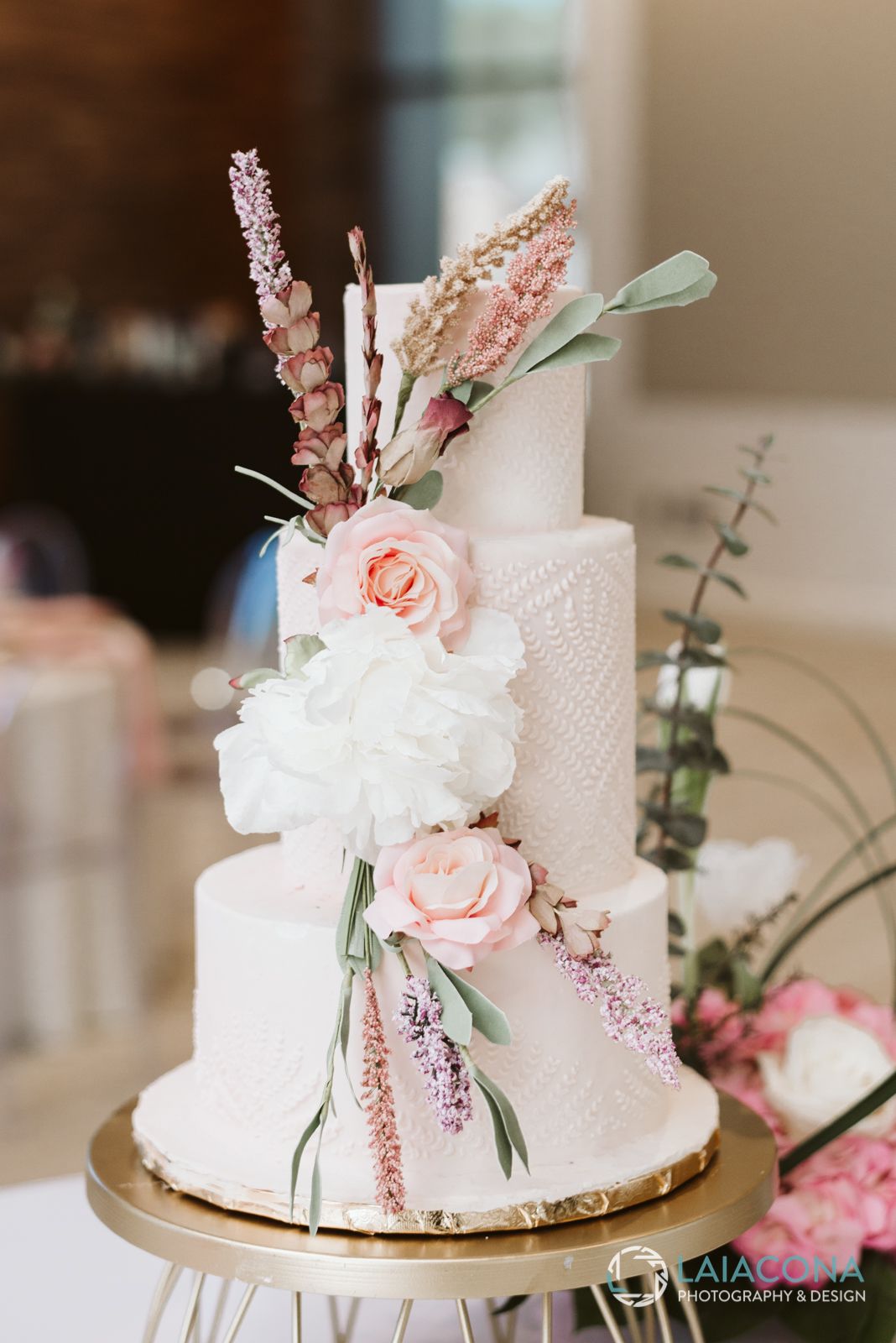 wedding cake by Sweet Miss Vs